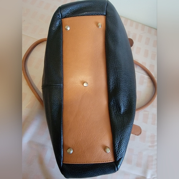 Valentina Leather Shoulder Bag - Picture 6 of 12